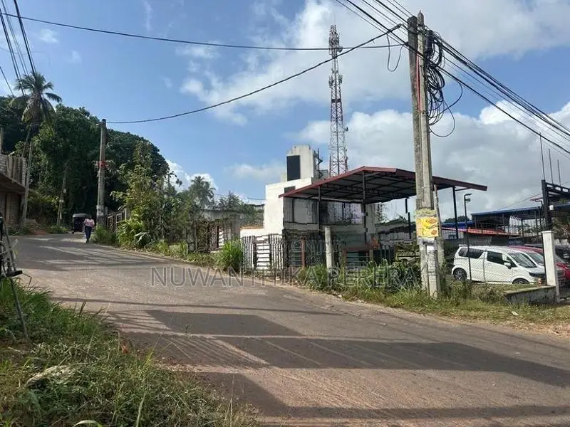 කඩවත වාණිජ ඉඩමක් විකිණීමට