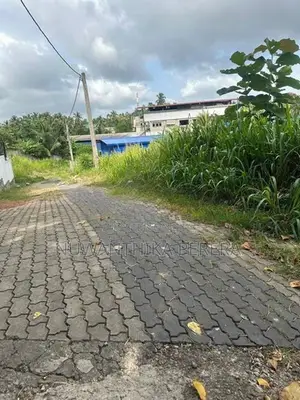 කඩවත වාණිජ ඉඩමක් විකිණීමට