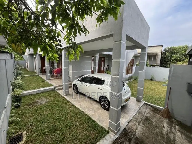 Modern Luxury House for Rent Homagama