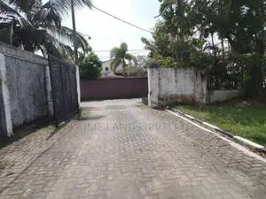 ඇතුල් කෝට්ටේ බිම් කොටසක් විකිණීමට