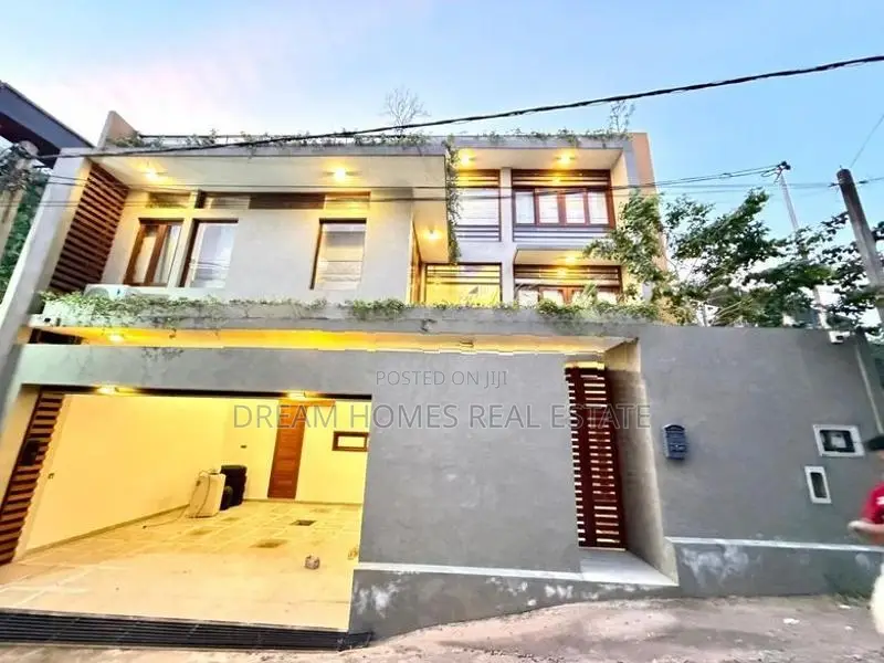 Beautiful House with Paddy Field View – Pannipitiya