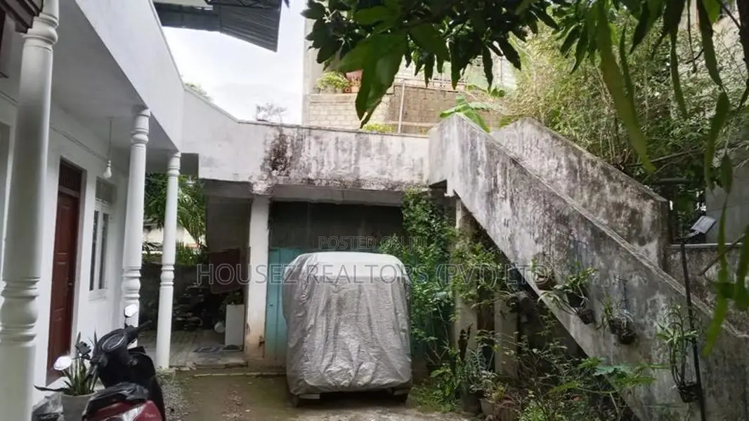 3 Houses on 18 Perches for Sale – Boralesgamuwa