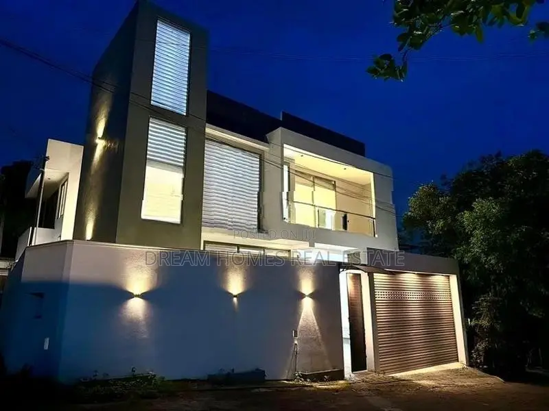 Luxury 2-Storey House for Sale – Pannipitiya