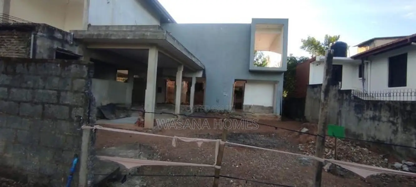 Parrtly Completed 3.Story House for sale Piliyandala