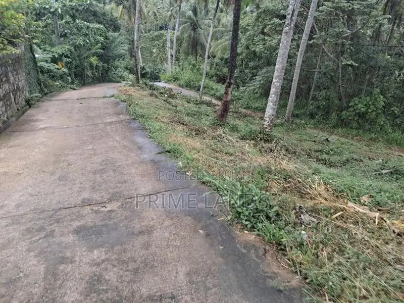 Residential Land for Sale in Hiriwadunna
