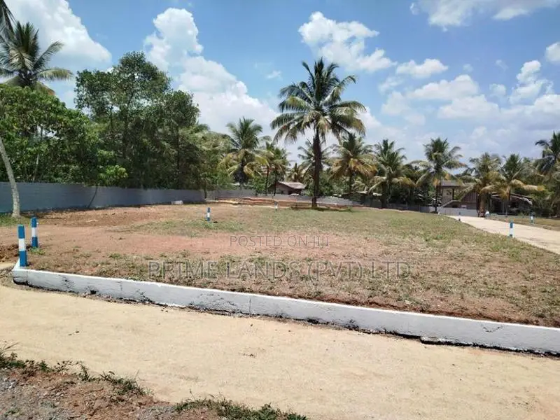 ගොඩගම හන්දියට ආසන්නව බිම් කොටස් විකිණීමට