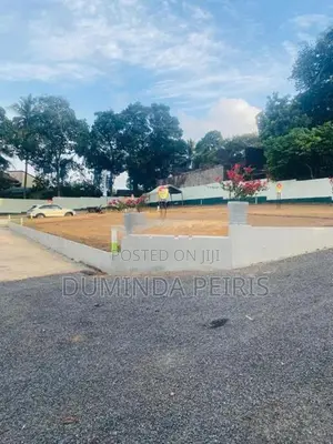 Land in Athurugiriya
