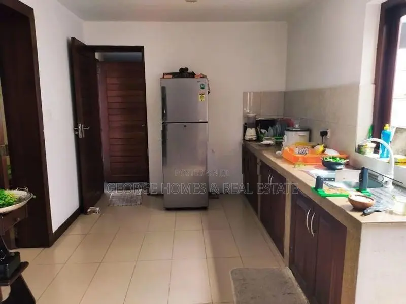 6 Bedroom Luxury House for Rent at Colombo 5