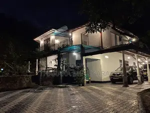 Modern House with Nice View. Elpitiya