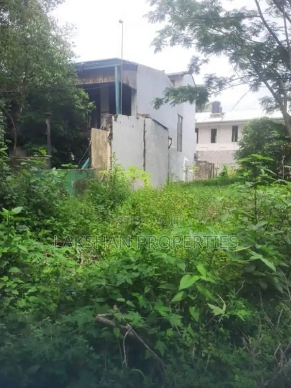 Land For Sale In Boralesgamuwa අබේරත්න මාවත
