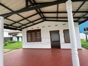 House with 39 Perches Land Rent -Piliyandala