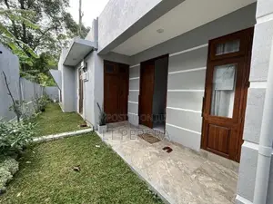 Modern Luxury House for Rent Homagama