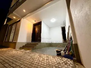 Brand New Modern Luxury House for Sale – Pannipitiya
