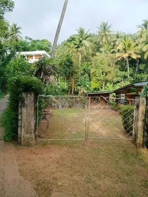 280-Perch Land with House for Sale Near Peradeniya