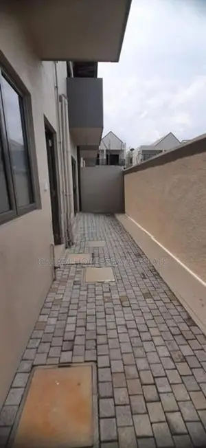 New Gated House for Rent Kahathuduwa