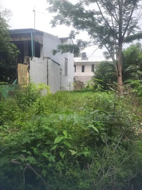 Land For Sale In Boralesgamuwa අබේරත්න මාවත