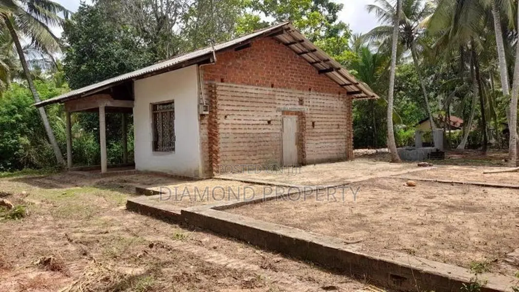 Binggiriya Land with House Sale