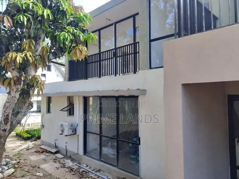 Luxury House for sale in Kandy Digana