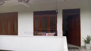 3 Houses on 18 Perches for Sale – Boralesgamuwa