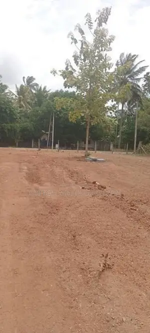 අනුරාධපුරින් සින්නක්කර ඉඩමක් විකිනිමට