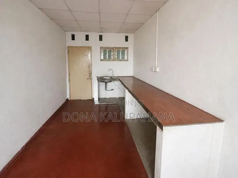 Land with House for Rent Piliyandala