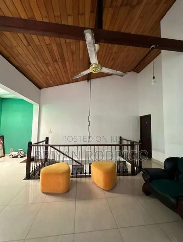 Battaramulla Thalahena 02 Storied House on 8.5 Perches of Land for Sal