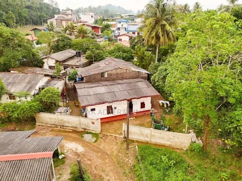 Investment Land with House for Sale in Kottawa