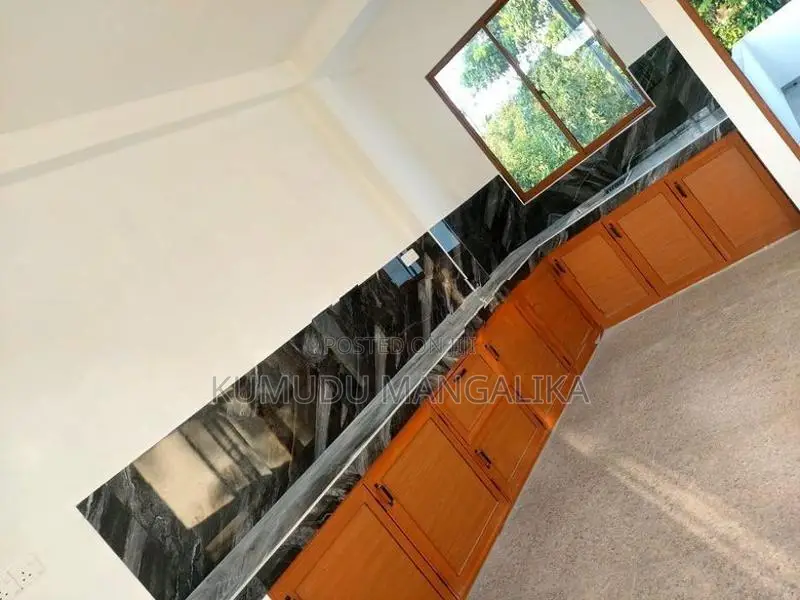 An Upper Floor for Rent Galle