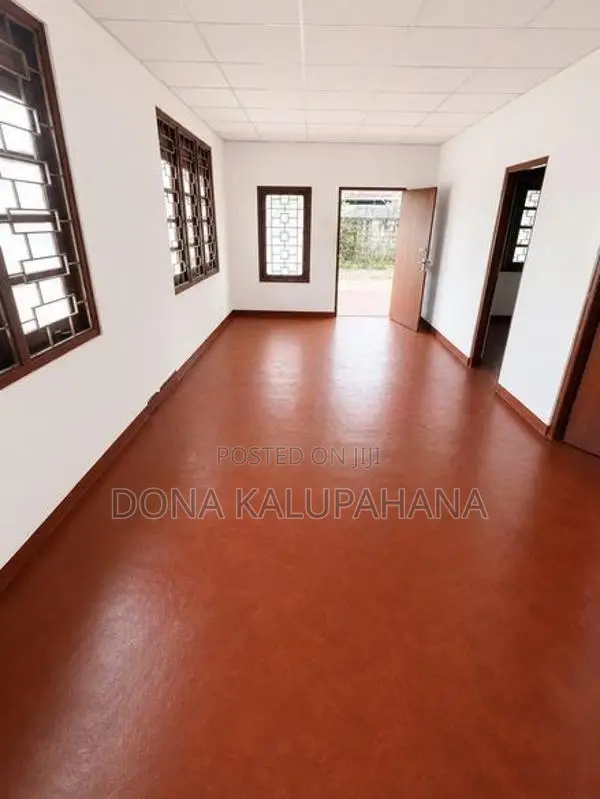 House with 39 Perches Land Rent -Piliyandala