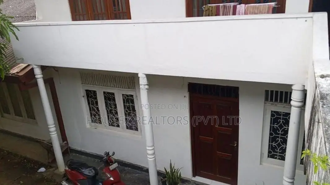 3 Houses on 18 Perches for Sale – Boralesgamuwa