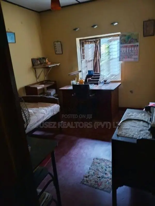 280-Perch Land with House for Sale Near Peradeniya