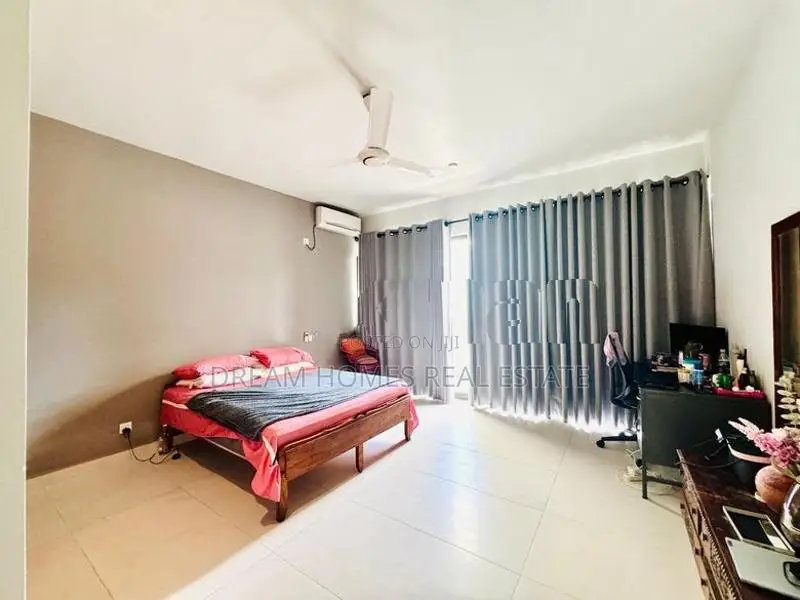 Modern Architect-Designed House for Sale in Rajagiriya