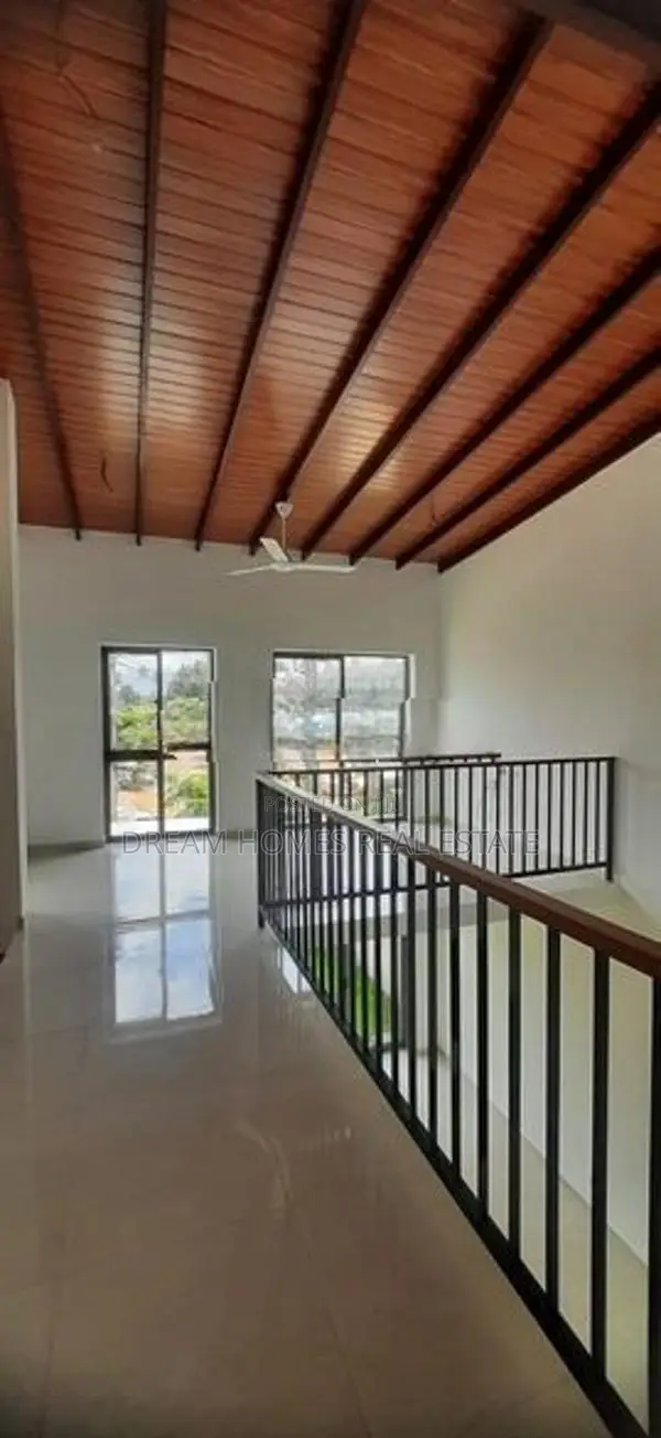 Canterbury Golf Resort New Villa House for Rent kahathuduwa