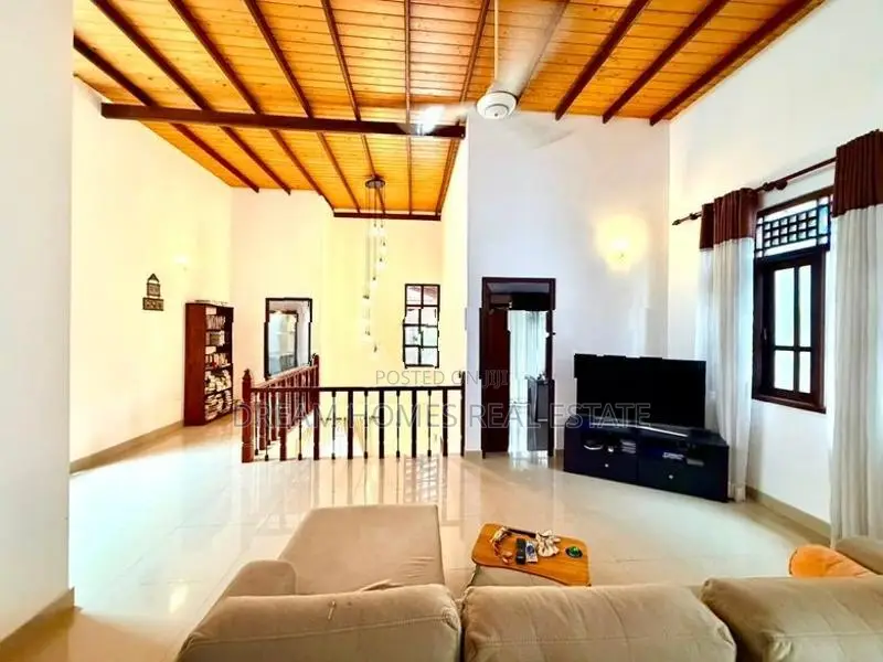 Well-Maintained House for Sale – Thalawathugoda