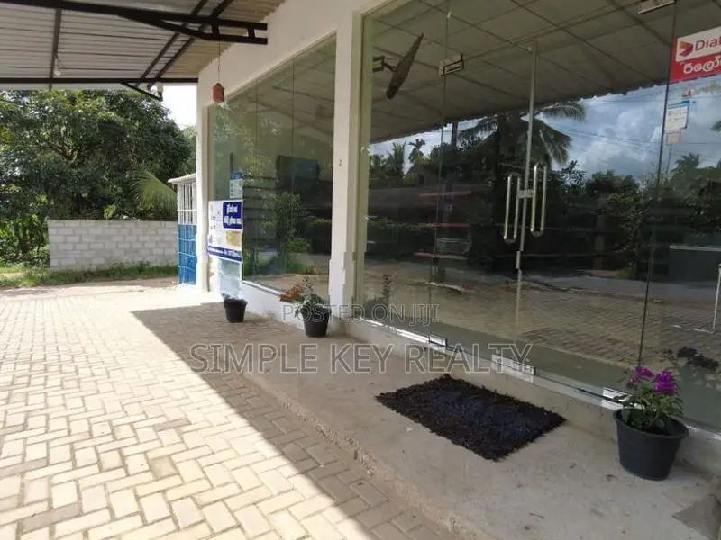 Homagama Meegoda Commercial Shop for Rent