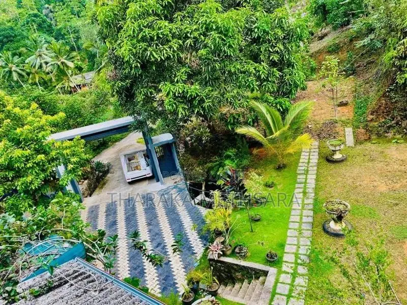 Modern House with Nice View. Elpitiya