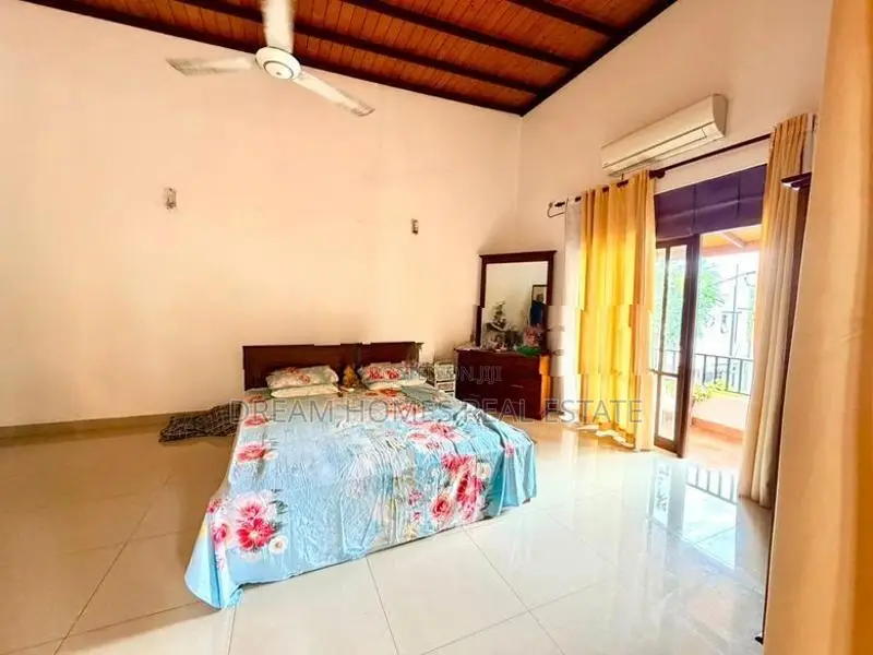 Well-Maintained House for Sale – Thalawathugoda
