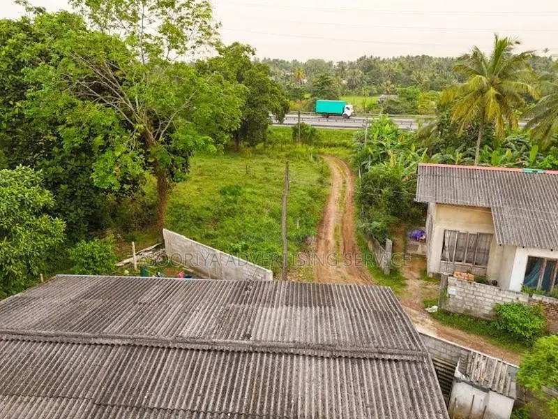 Investment Land with House for Sale in Kottawa