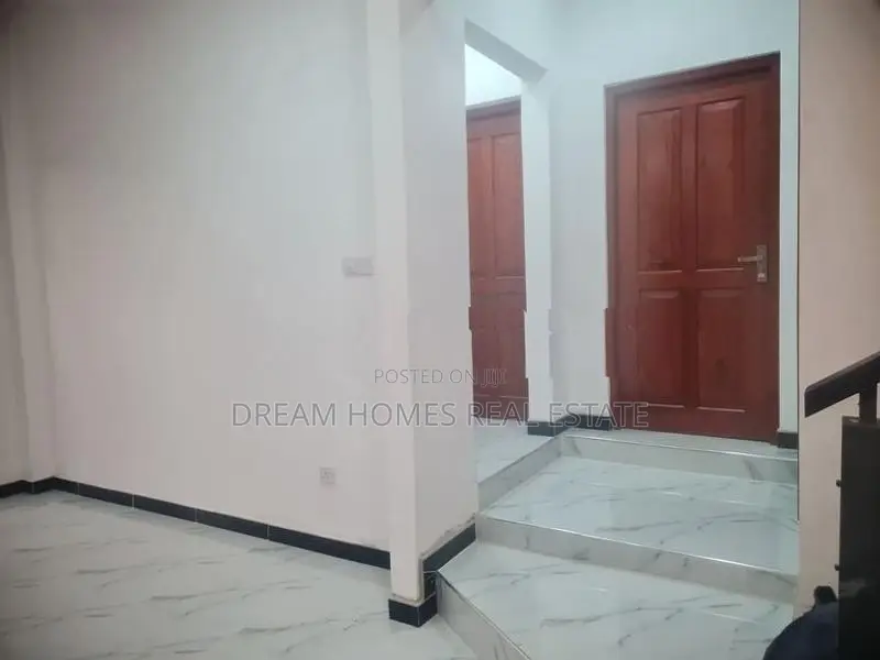 Luxury 5BR House for Sale in Piliyandala
