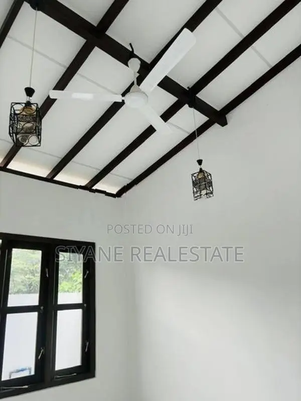 New House For Sale in Athurugiriya