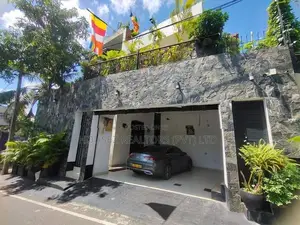 Luxury 3-Storey House for Sale – Maharagama, Pamunuwa