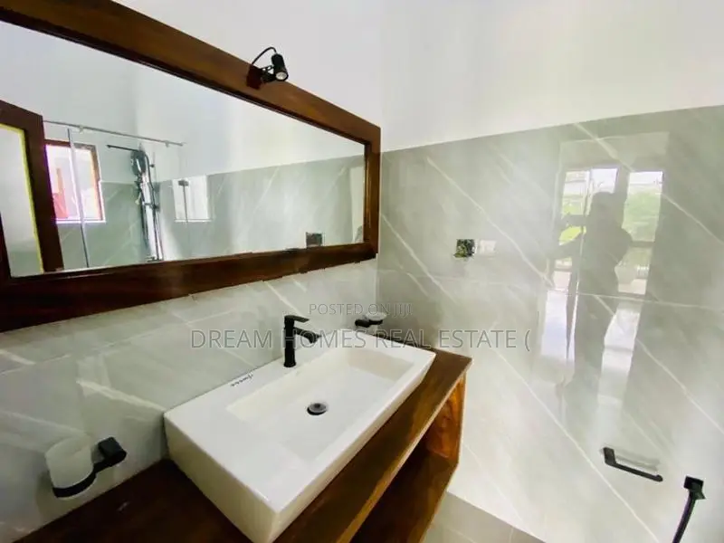 Modern Family Home for Sale Near Thalawathugoda