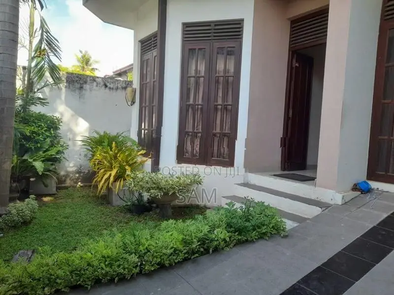 Two Rooms with Shared Attached Bathroom for Rent Mount Lavinia
