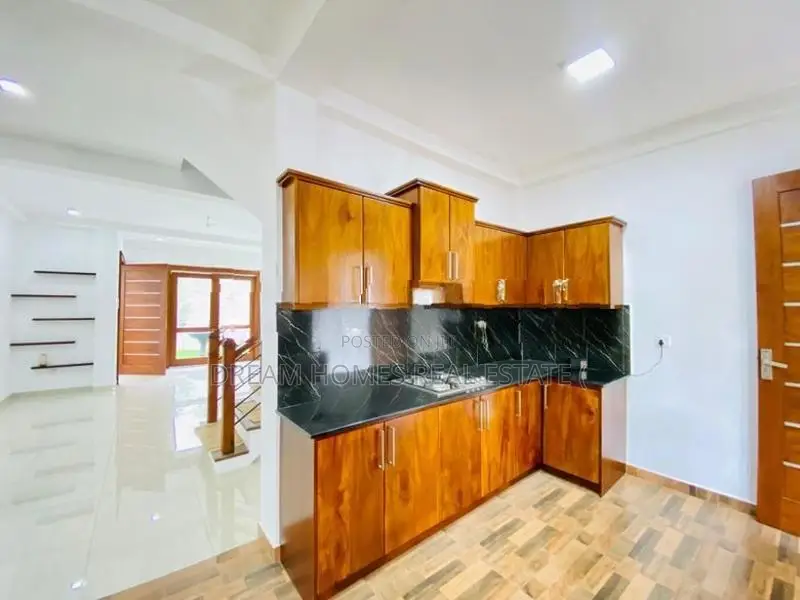 Modern Family Home for Sale Near Thalawathugoda