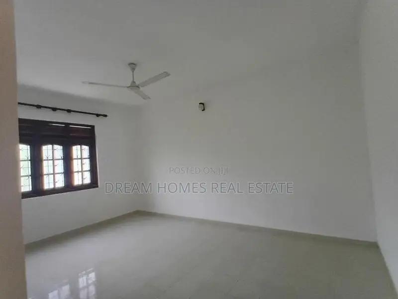 Next to 255 Rd Stand Alone House for Rent Piliyandala