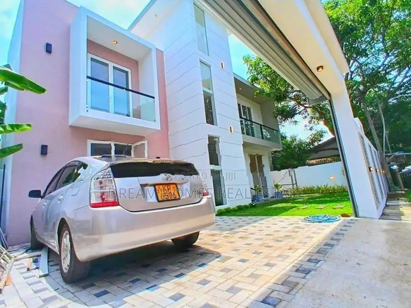 5BR Luxury House for Sale – Piliyandala Town