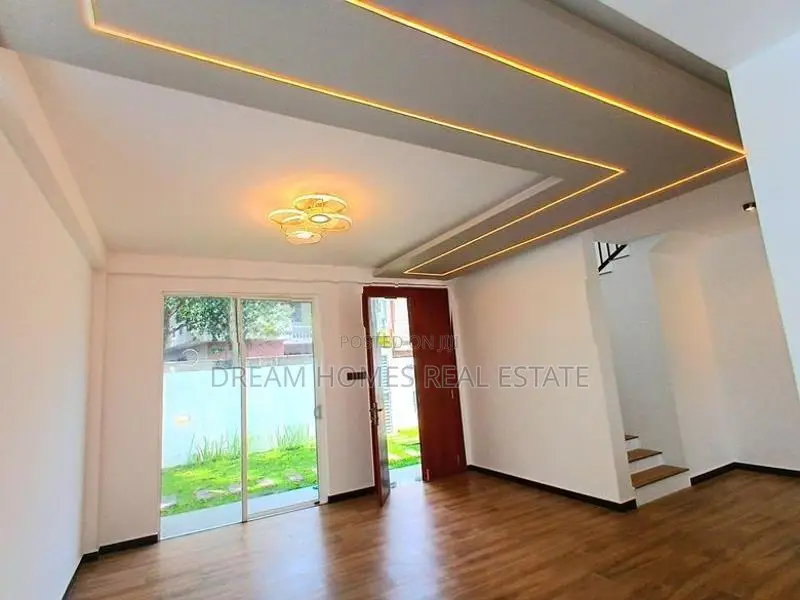 5BR Luxury House for Sale – Piliyandala Town
