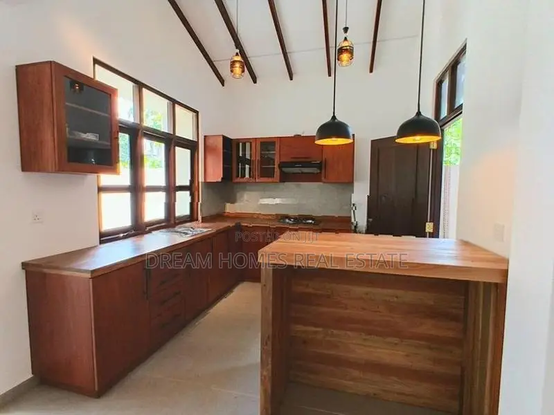 Beautiful Luxury House for Sale Kahathuduwa
