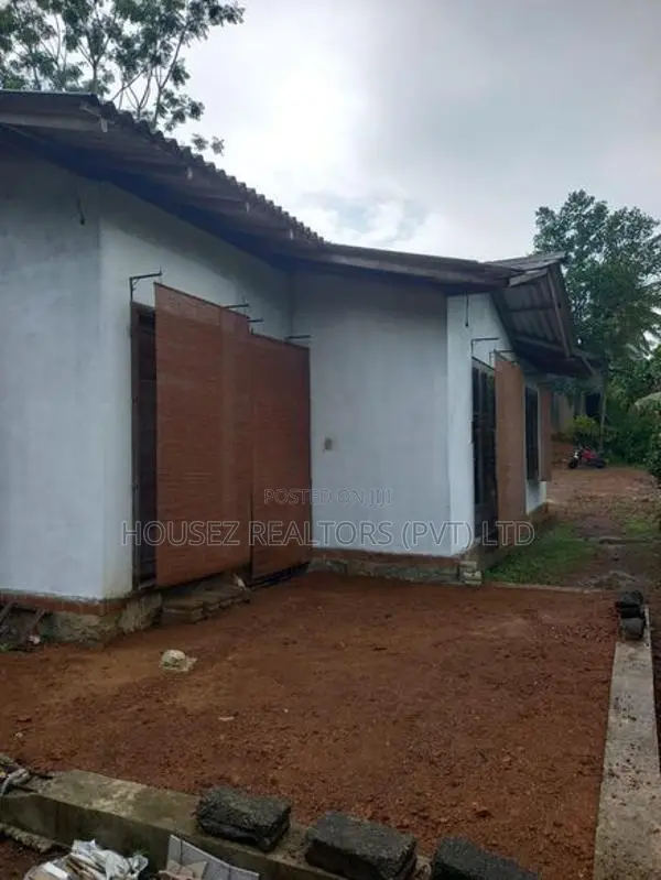 Spacious 3-Bedroom House for Sale – Gonapola