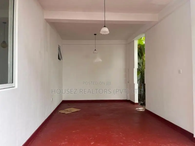 Spacious 3-Storey Commercial Property for Rent – Mirihana